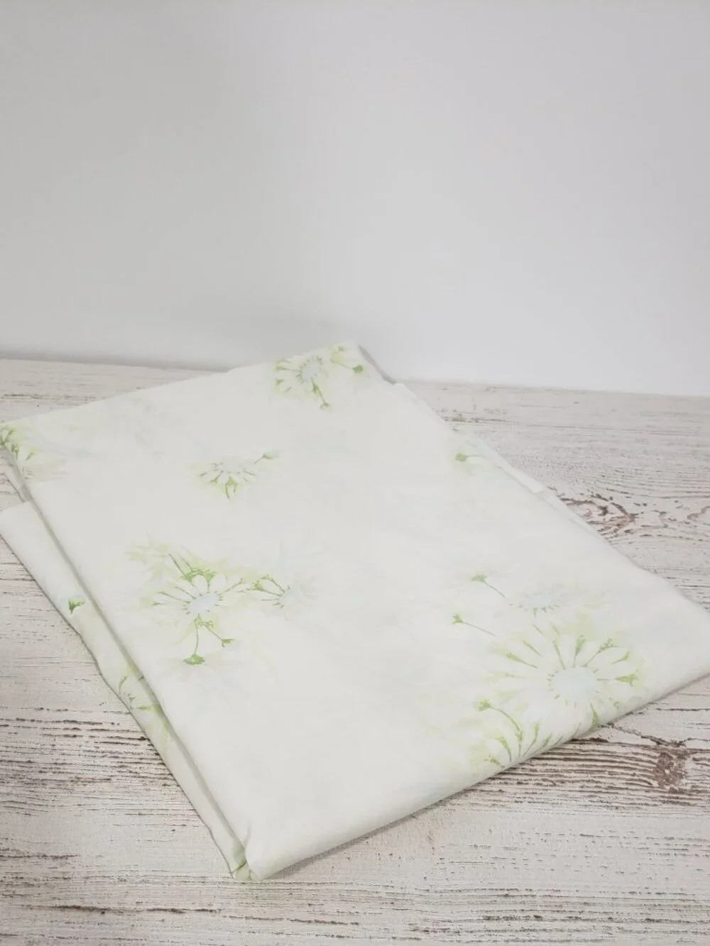 Wondercale  Springmaid  Twin Flat Sheet Floral Daisies  Vintage  Cottagecore
